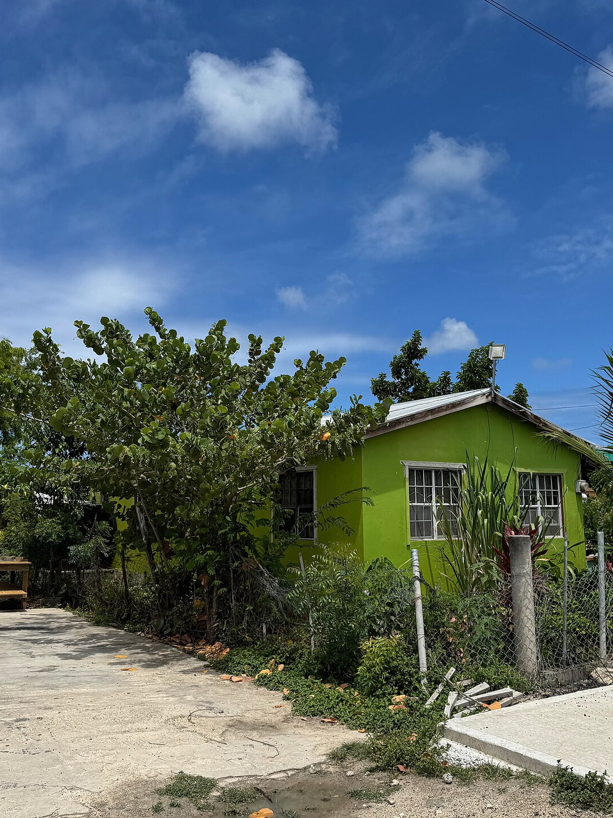 Antigua and Barbuda eSIM - Photo 3