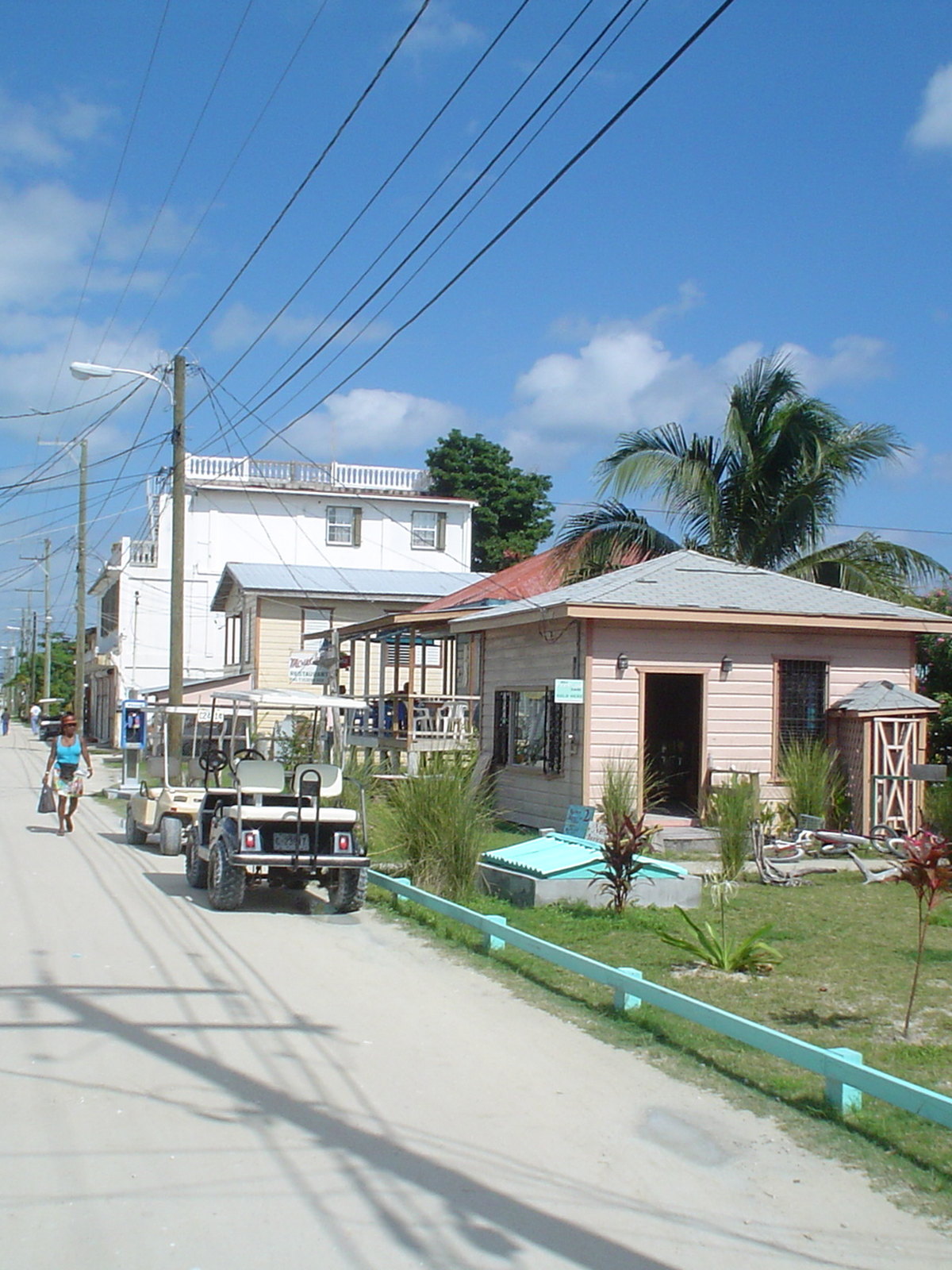 Belize eSIM - Photo 2