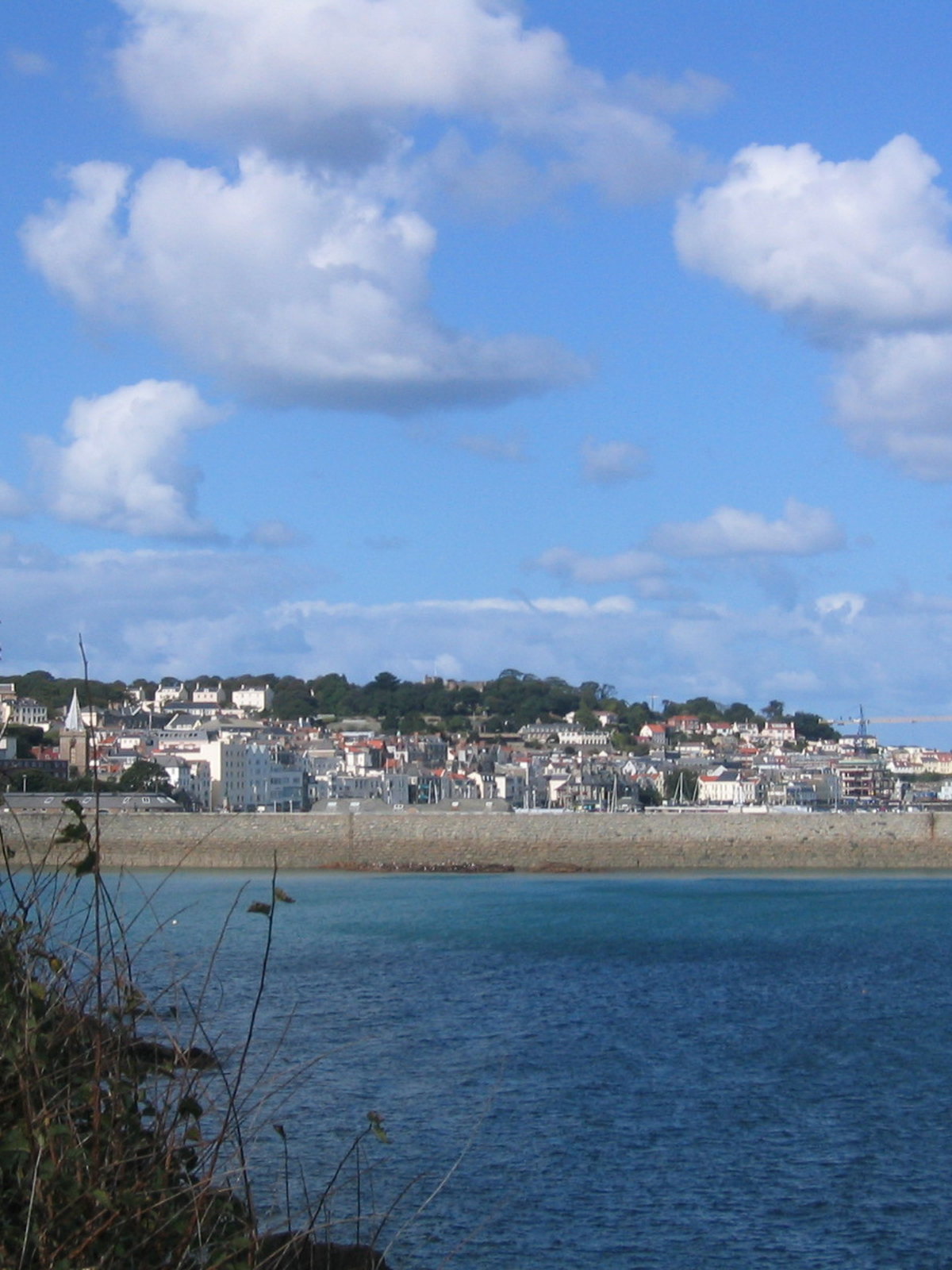 Guernsey eSIM - Photo 2