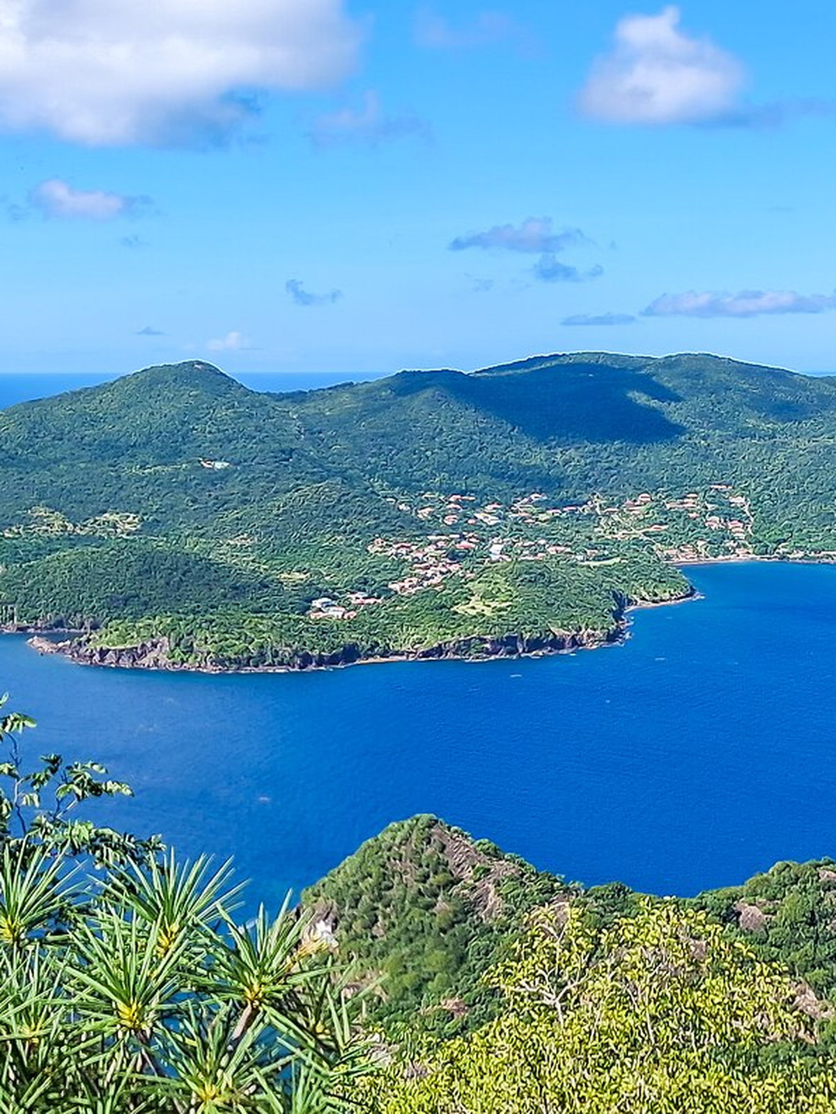 Guadeloupe eSIM - Photo 1