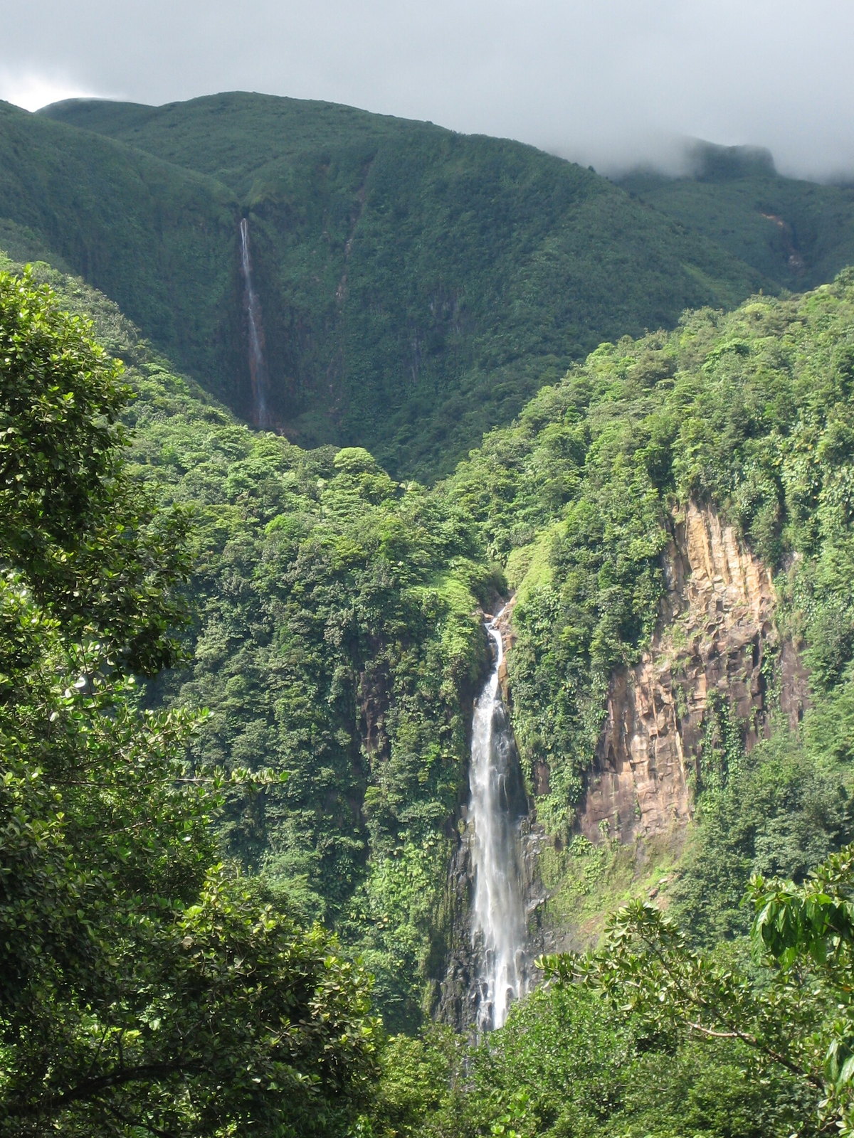 Guadeloupe eSIM - Photo 2