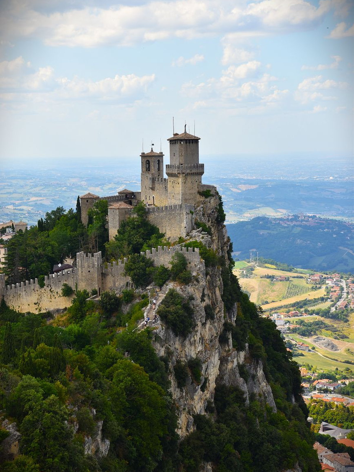 San Marino eSIM - Photo 1
