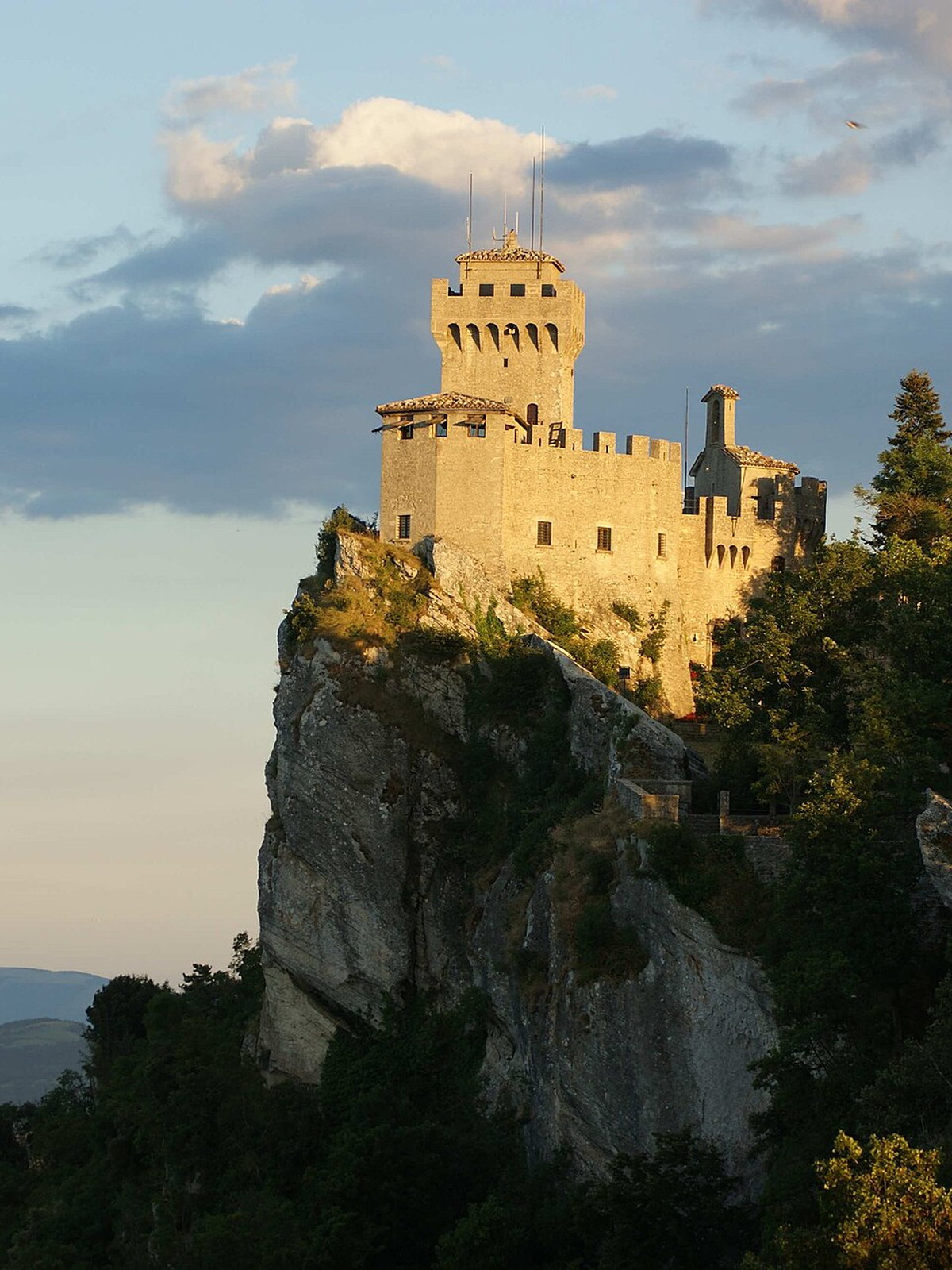 San Marino eSIM - Photo 3