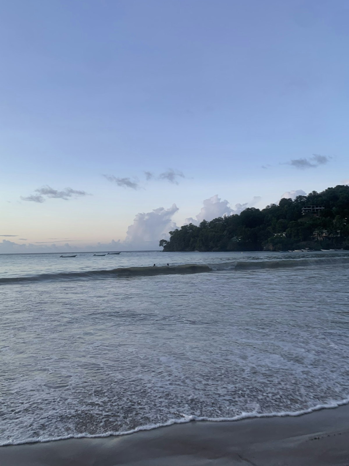 Trinidad and Tobago eSIM - Photo 4