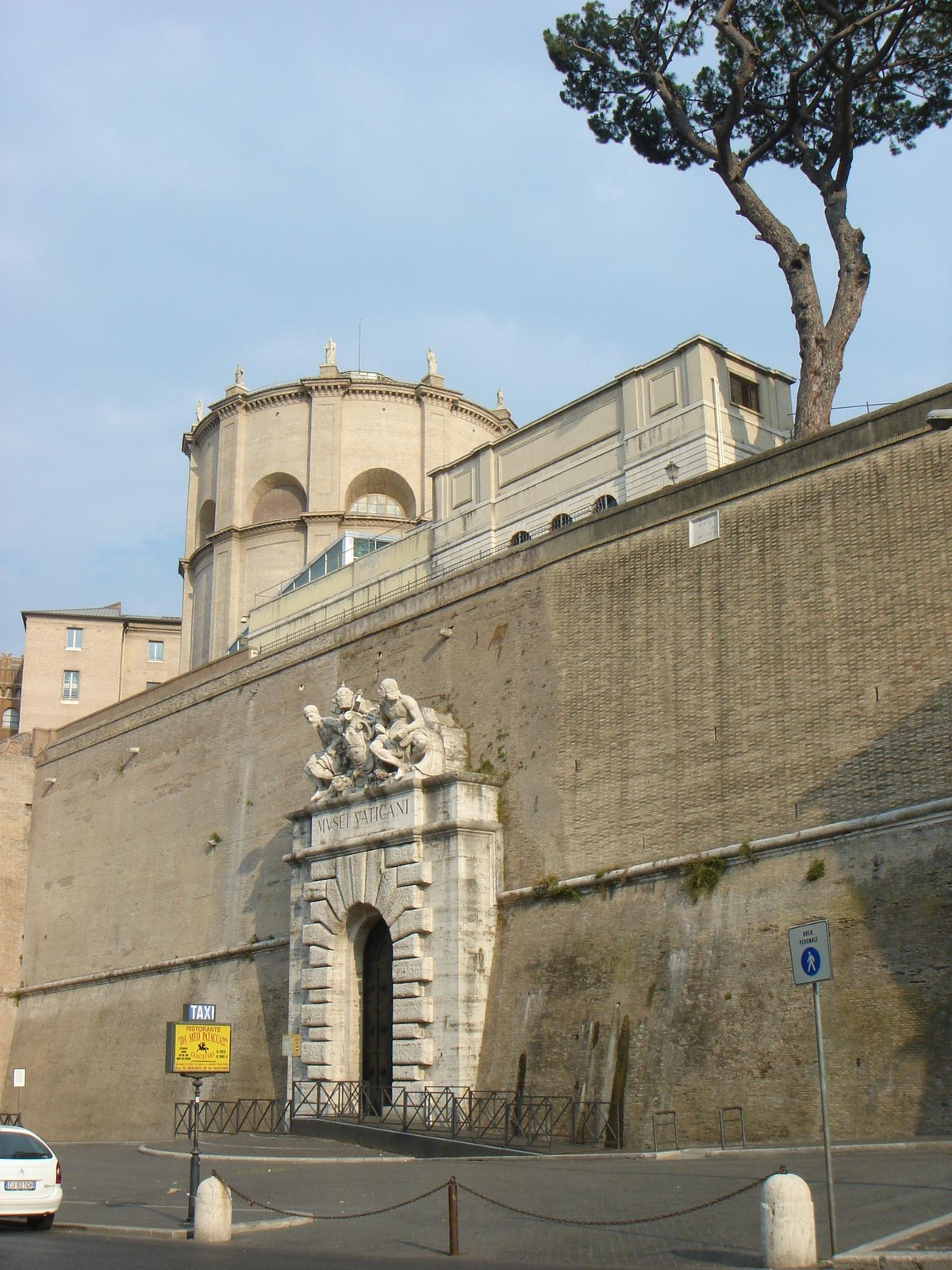 Vatican City eSIM - Photo 4
